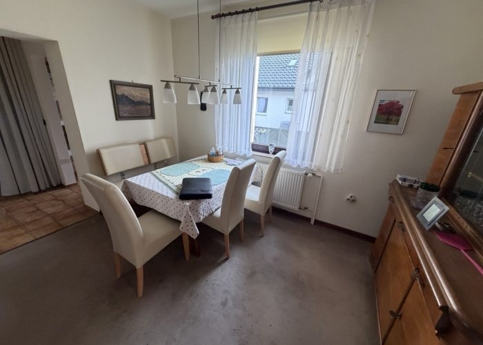 Zweifamilienhaus plus Baugrundstück in ruhiger Lage von Heepen