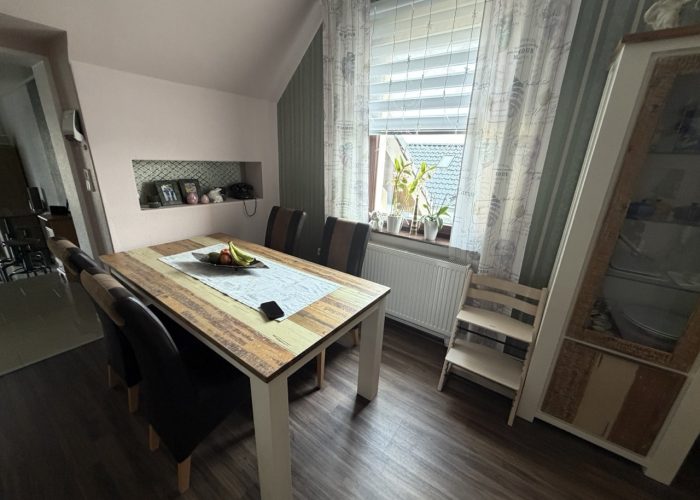 Zweifamilienhaus plus Baugrundstück in ruhiger Lage von Heepen