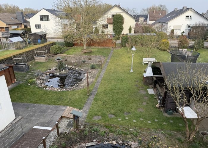 Zweifamilienhaus plus Baugrundstück in ruhiger Lage von Heepen