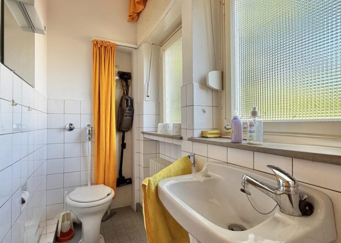 Einfamilienhaus mit Einliegerwohnung in ruhiger Lage von Bielefeld, Senne