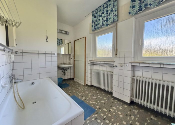 Einfamilienhaus mit Einliegerwohnung in ruhiger Lage von Bielefeld, Senne